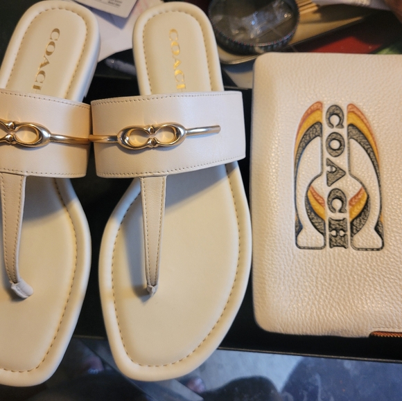 Sandals and wrislet - Picture 2 of 2